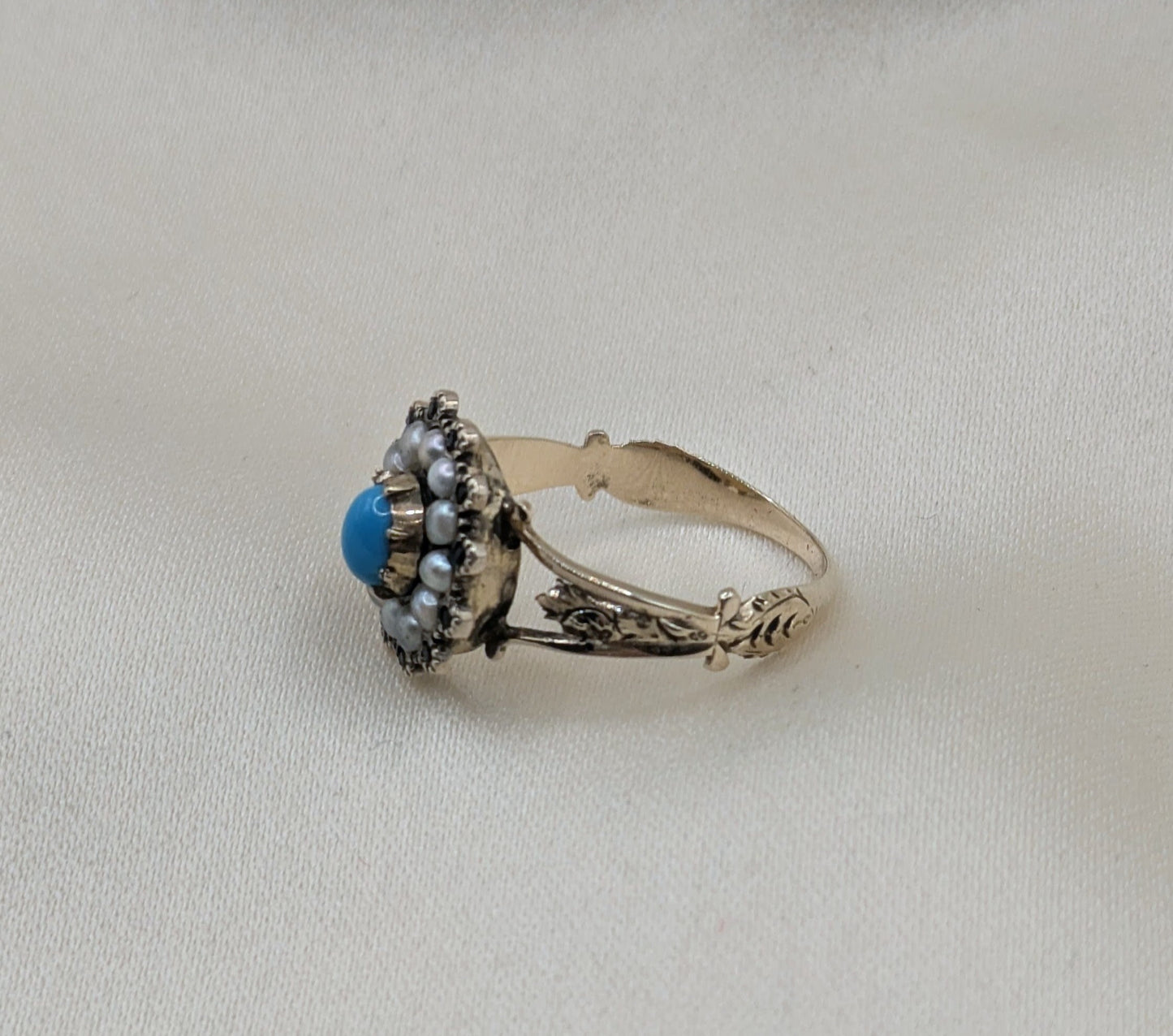 Beautiful circa 1840 Turquoise Pearl and Faceted Jet Gold Ring