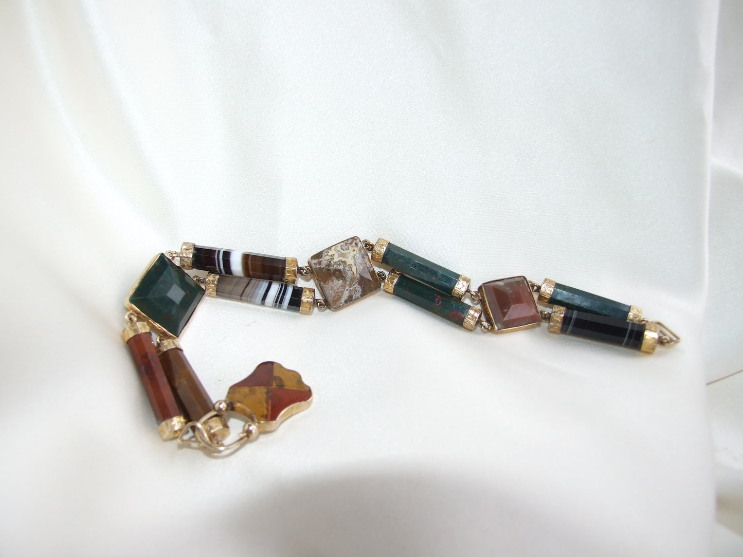 Scottish agate and gold bracelet