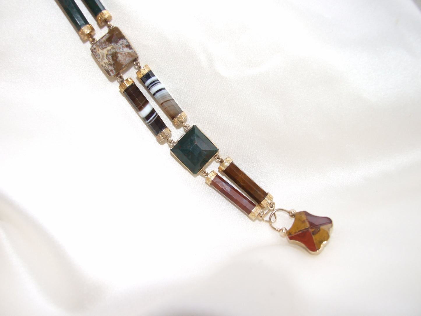 Scottish agate and gold bracelet