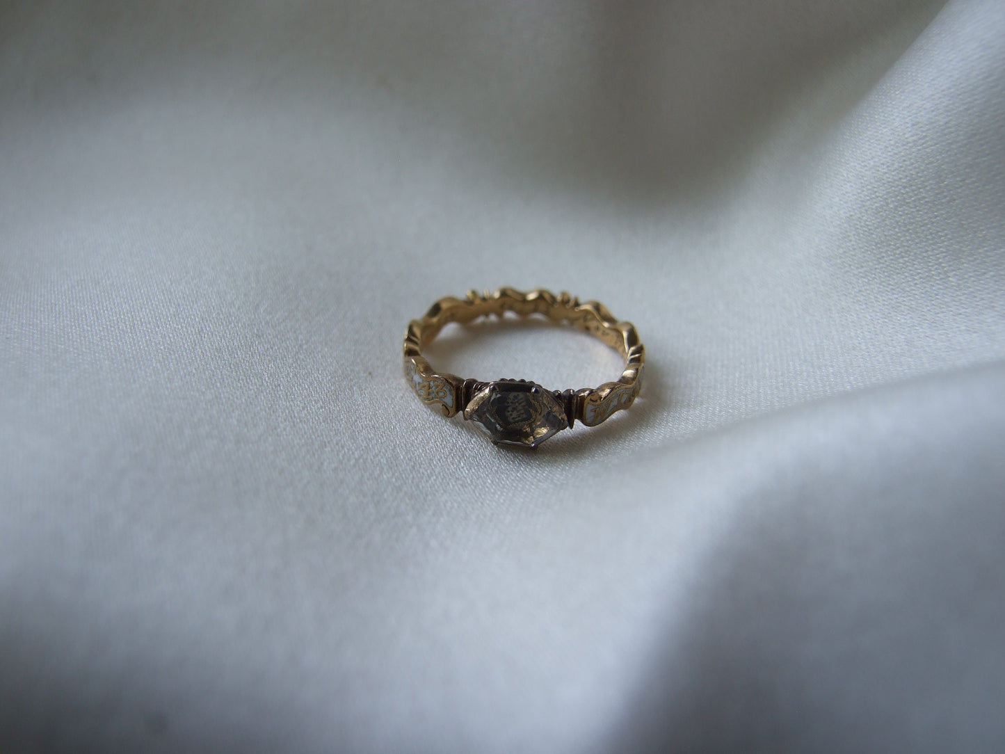 Georgian Memento Mori Memorial Ring Commemorating William Wake, Archbishop of Canterbury, 1736