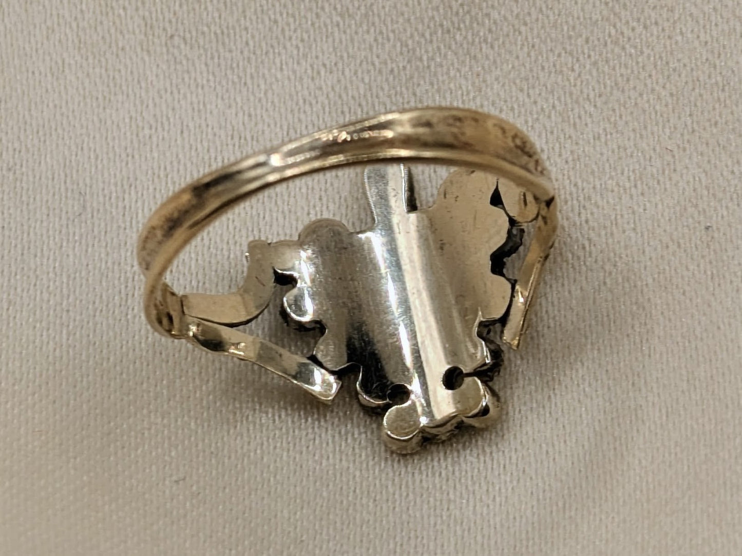 Georgian Urn Motif Memorial Ring