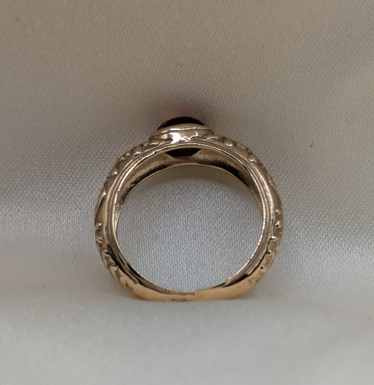 14k Gold Garnet Ring