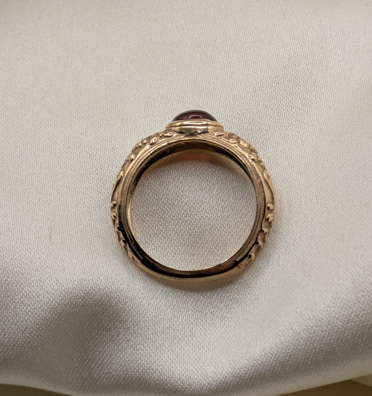 14k Gold Garnet Ring