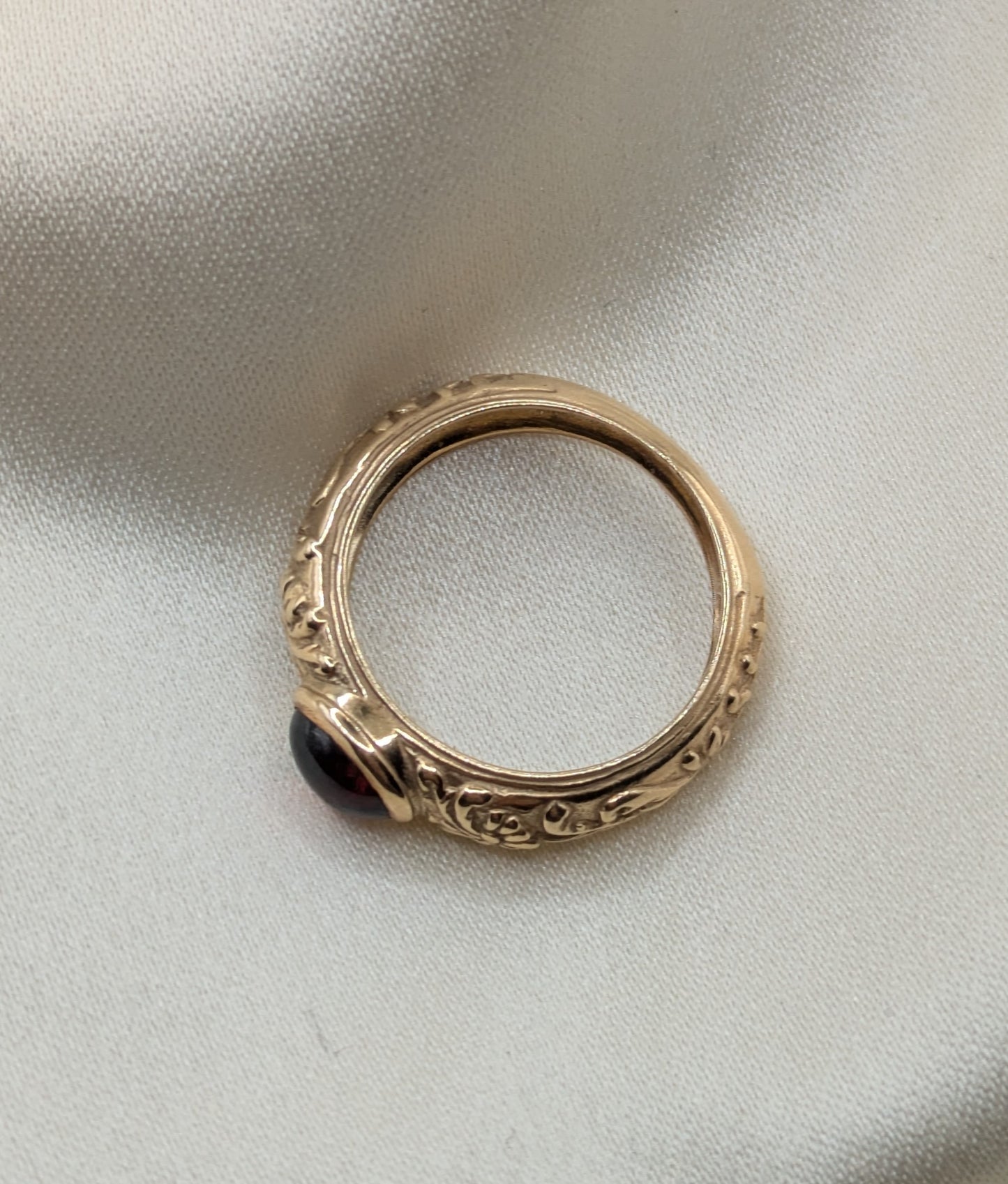 14k Gold Garnet Ring
