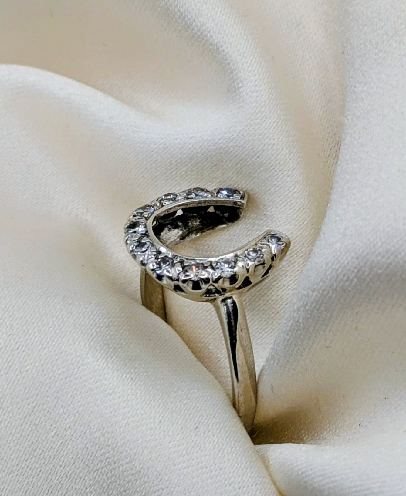 14k Antique White Gold Diamond Horseshoe Ring