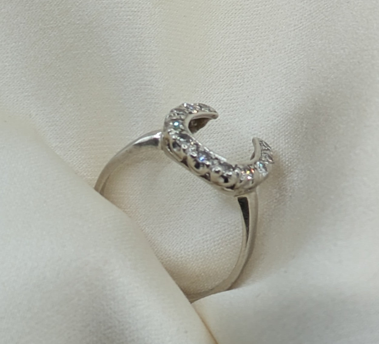 14k Antique White Gold Diamond Horseshoe Ring