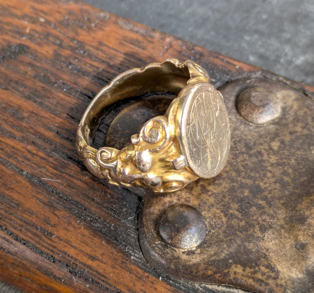 Antique 10k Gold signet Ring Pan Gargoyle west Wind God 10 grams