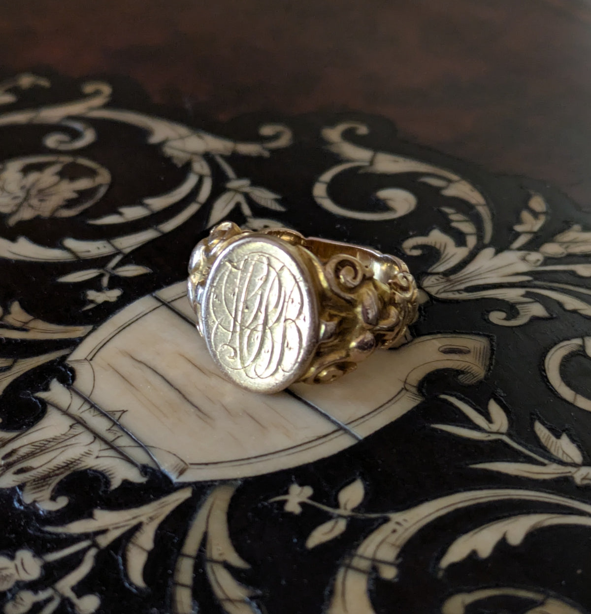 Antique 10k Gold signet Ring Pan Gargoyle west Wind God 10 grams