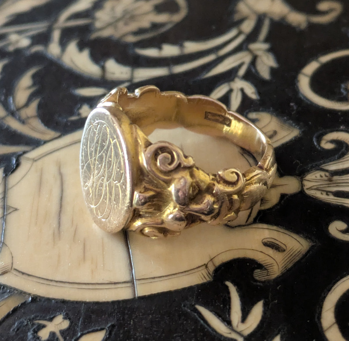 Antique 10k Gold signet Ring Pan Gargoyle west Wind God 10 grams