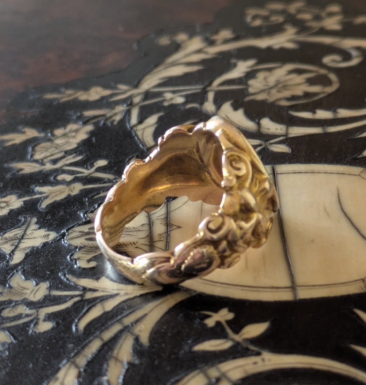 Antique 10k Gold signet Ring Pan Gargoyle west Wind God 10 grams