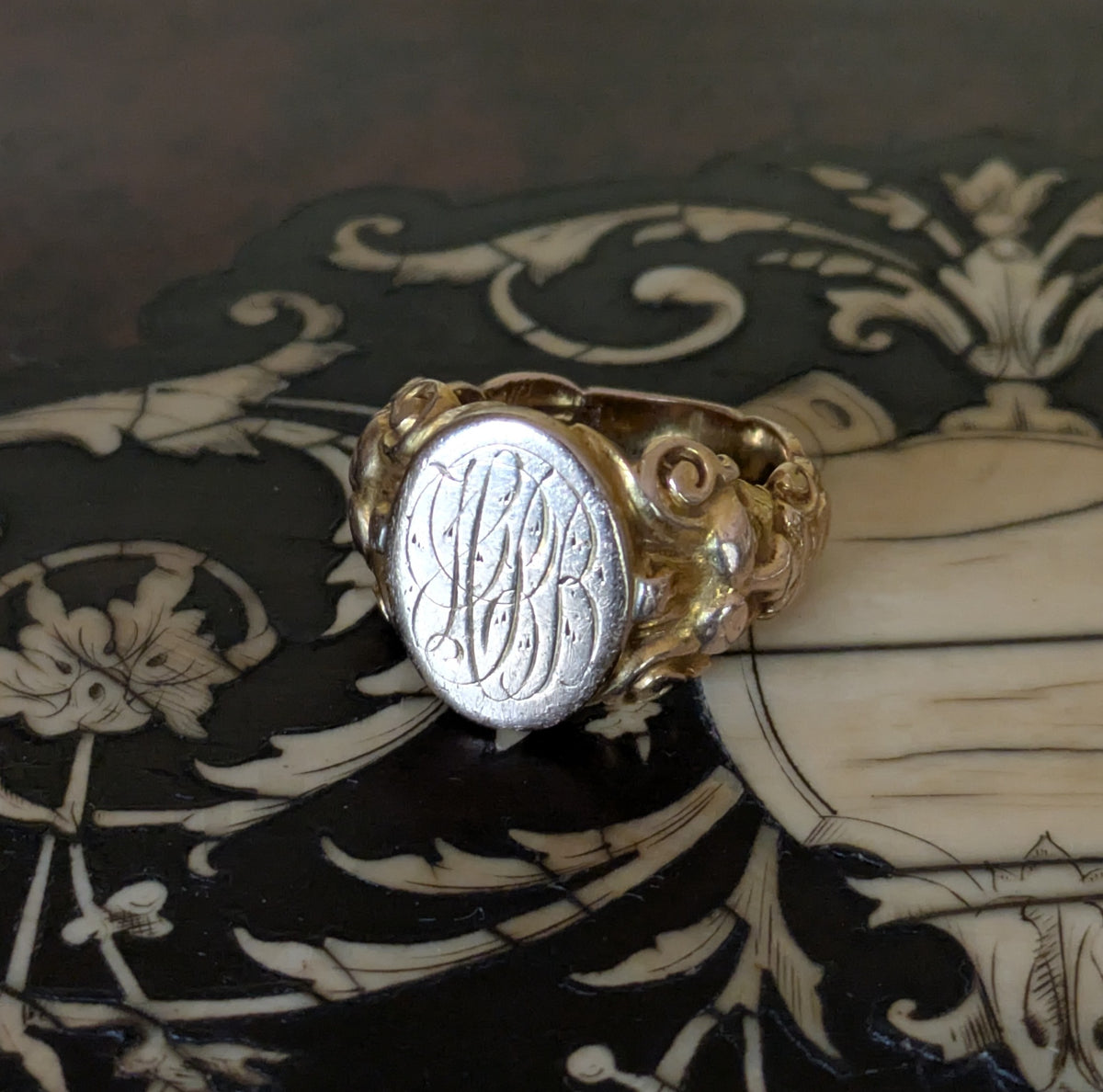 Antique 10k Gold signet Ring Pan Gargoyle west Wind God 10 grams