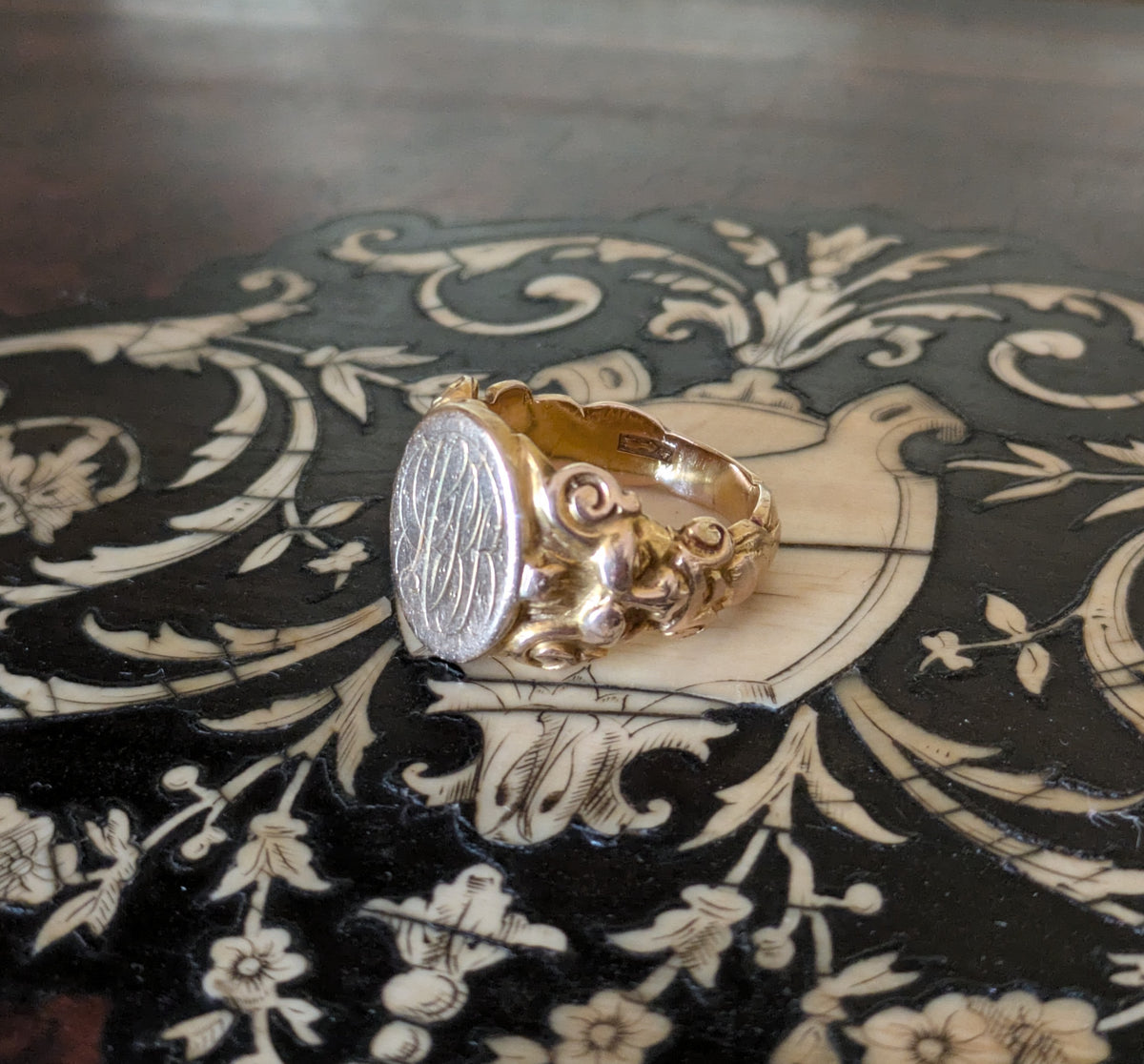 Antique 10k Gold signet Ring Pan Gargoyle west Wind God 10 grams