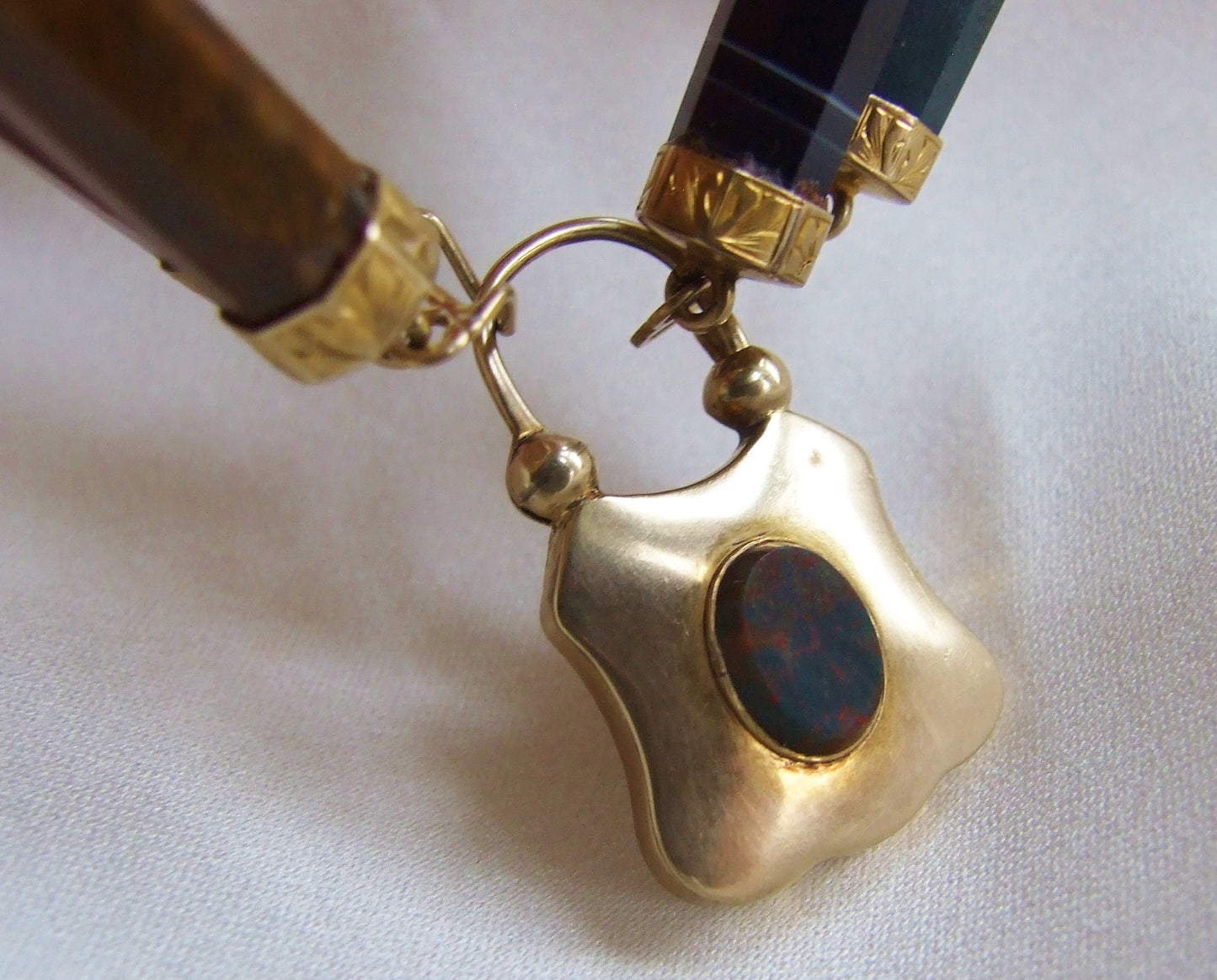 Scottish agate and gold bracelet