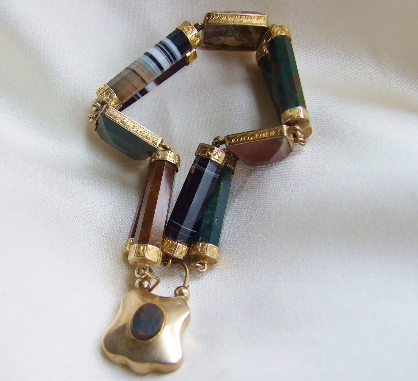 Scottish agate and gold bracelet