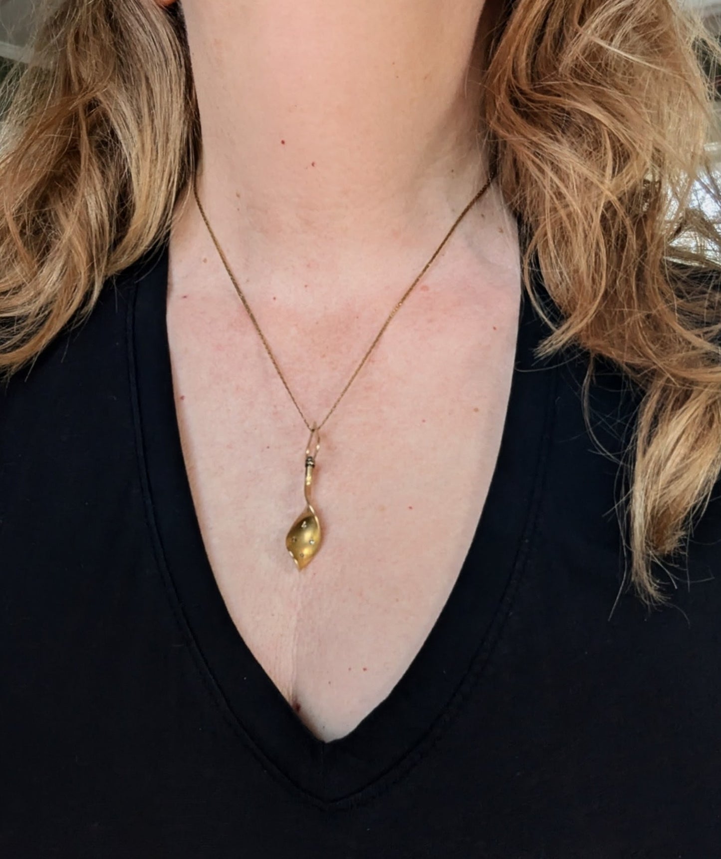 Fabulous and unique 18k French hatpin conversion Pendant with diamonds set Ajoure
